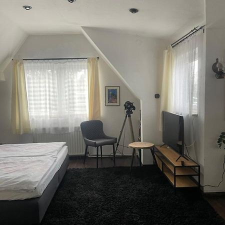 Studio - Hh Airport Bed & Breakfast Hamburg Luaran gambar