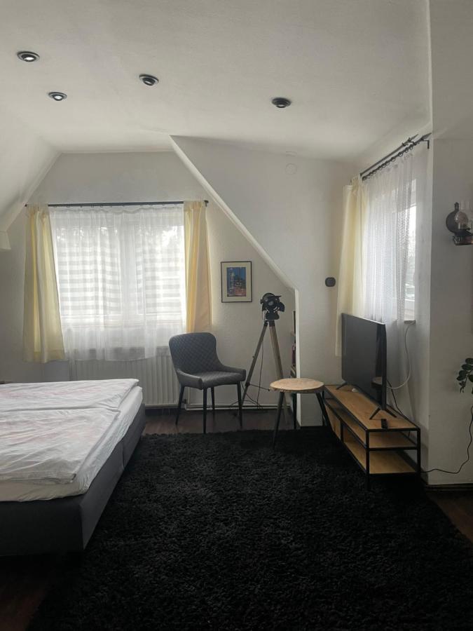 Studio - Hh Airport Bed & Breakfast Hamburg Luaran gambar