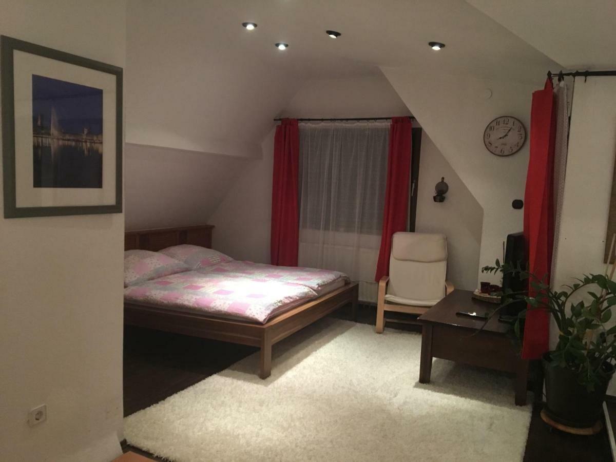 Studio - Hh Airport Bed & Breakfast Hamburg Luaran gambar