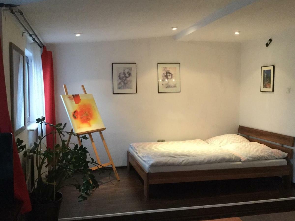 Studio - Hh Airport Bed & Breakfast Hamburg Luaran gambar